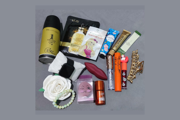 ساعت ال ای دی led اسپری زنانه ریمل رژلب تینت لب پد اشکی لاک لیزل ماسک صورت دستبند کلیپس