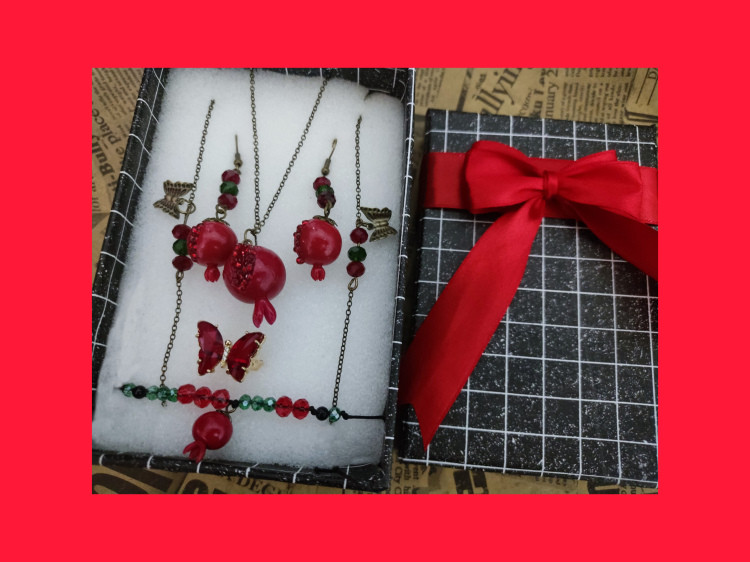 پک کادو یلدا دخترانه