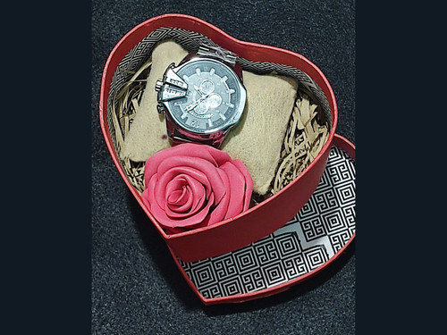 کادو تولد مردانه ساعت دیزل