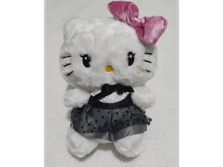 عروسک بامزه هلوکیتی