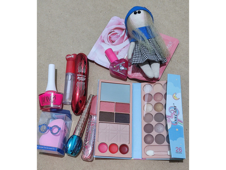 پک کادویی لوازم آرایشی